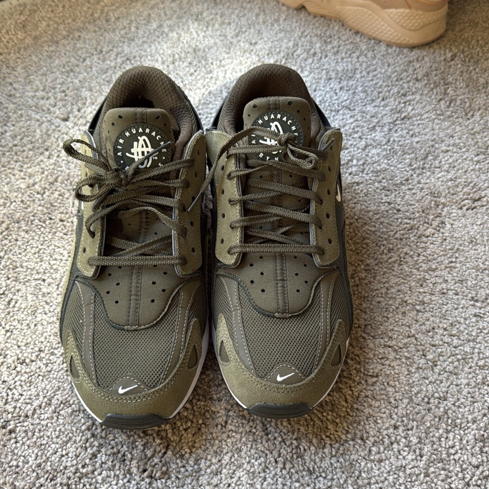 Nike Air Tennis Shoes Army Green